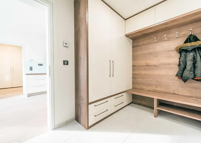 Quiet & New Apartment Near City Center With Garage